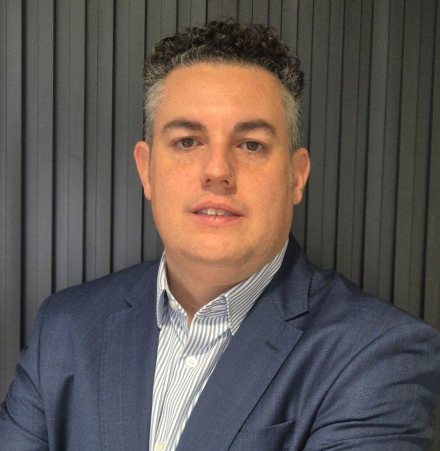 Morale - Perfil - Terno2.jpg